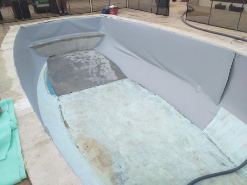 Service d’assistance à la pose de liner armé pour pisciniers : accompagnement sur chantier, aide technique, formation et pose sur bassins complexes.